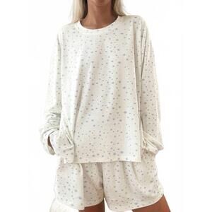 NEW SUNKISSED COCONUT snowflake long sleeve pajama top in white/ snowflake patte